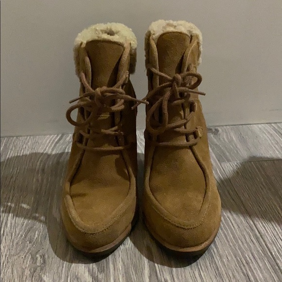 Ugh Analise Shearling Booties size 7 - Picture 3 of 4